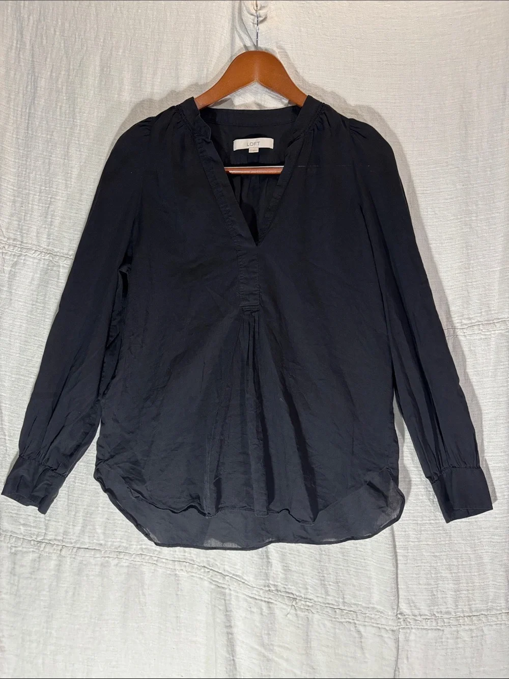 LOFT Black Split V-Neck Pintuck Popover Long-Sleeve Blouse Medium Cotton Lyocell
